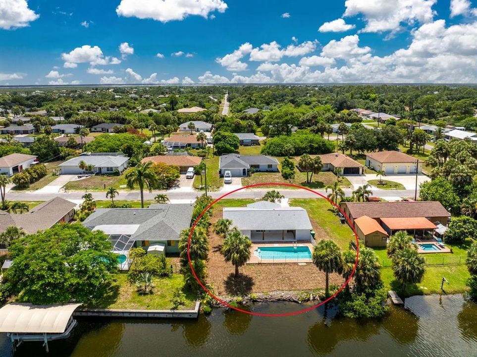 For Sale: $339,000 (2 beds, 2 baths, 931 Square Feet)