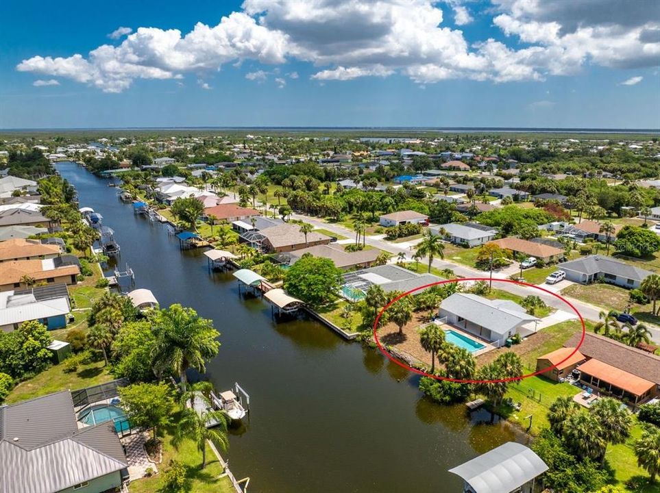 For Sale: $339,000 (2 beds, 2 baths, 931 Square Feet)