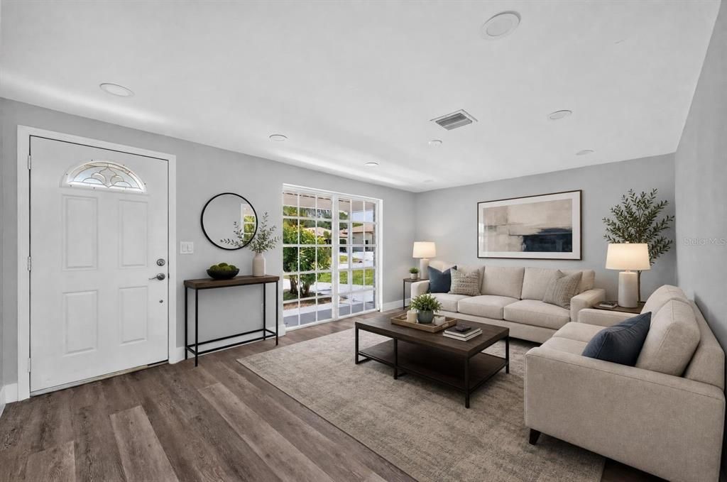 For Sale: $339,000 (2 beds, 2 baths, 931 Square Feet)