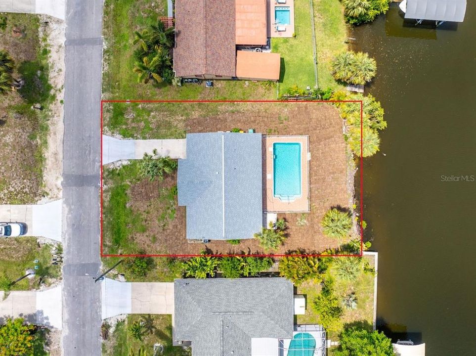 For Sale: $339,000 (2 beds, 2 baths, 931 Square Feet)