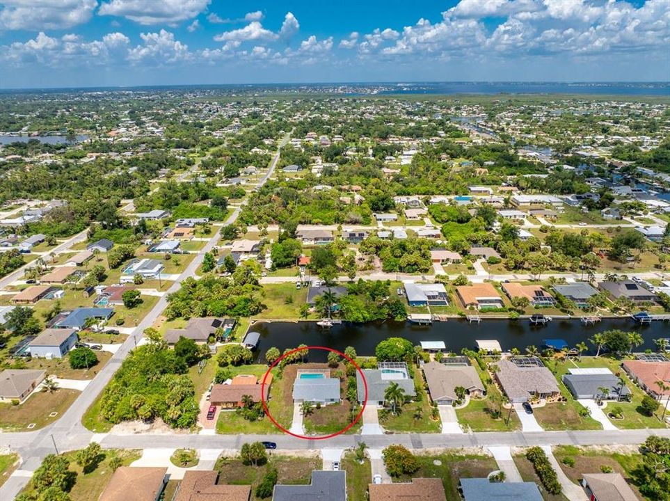 For Sale: $339,000 (2 beds, 2 baths, 931 Square Feet)