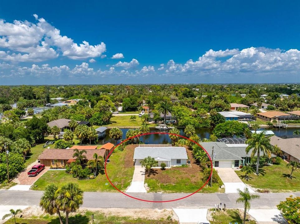 For Sale: $339,000 (2 beds, 2 baths, 931 Square Feet)