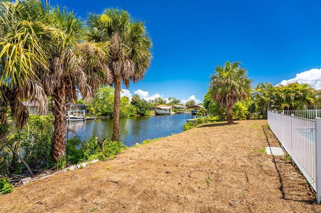 For Sale: $339,000 (2 beds, 2 baths, 931 Square Feet)