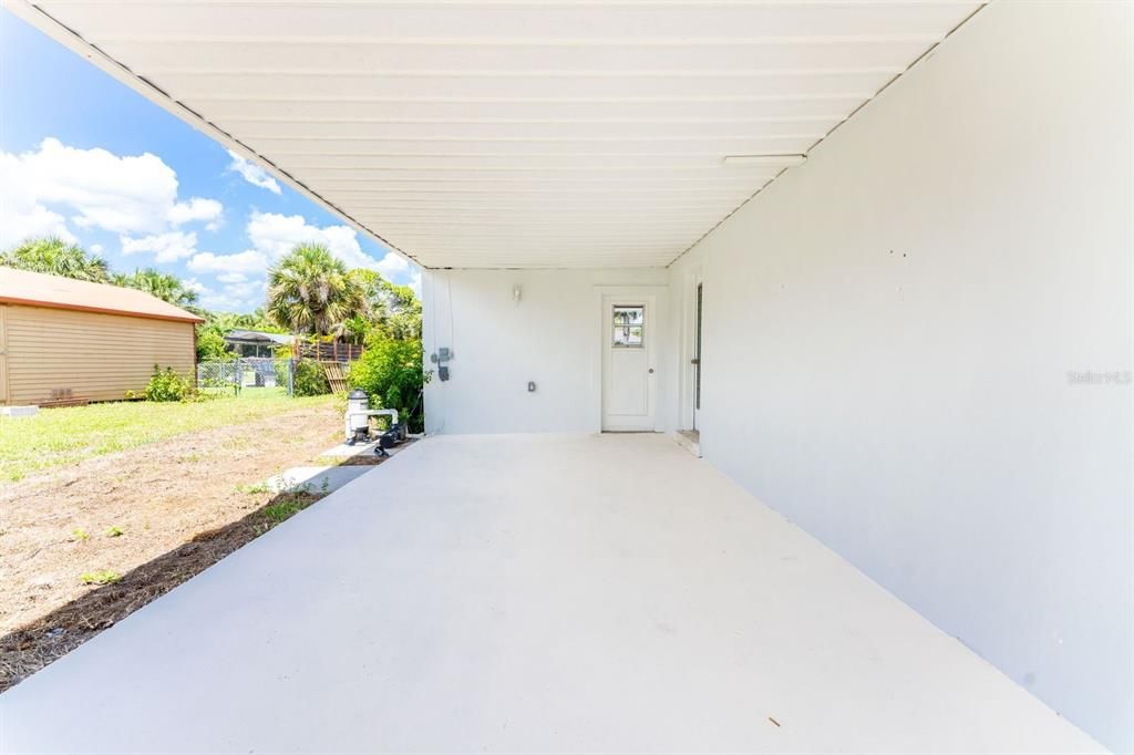 For Sale: $339,000 (2 beds, 2 baths, 931 Square Feet)