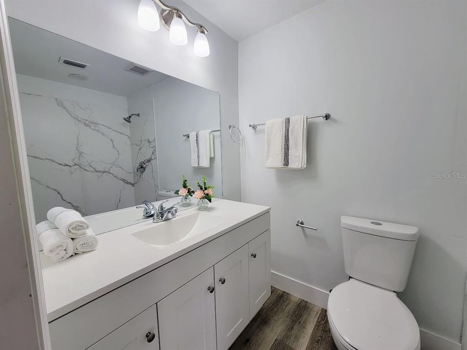 For Sale: $339,000 (2 beds, 2 baths, 931 Square Feet)