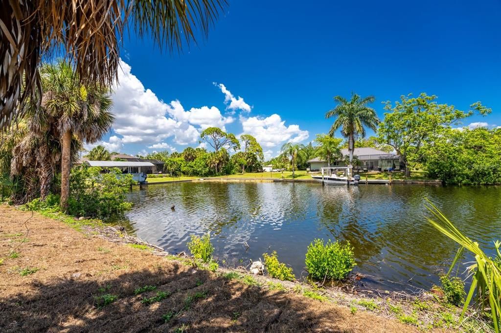 For Sale: $339,000 (2 beds, 2 baths, 931 Square Feet)