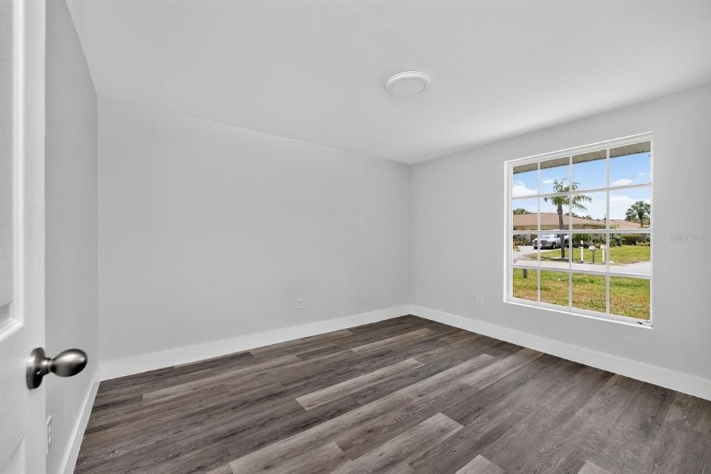 For Sale: $339,000 (2 beds, 2 baths, 931 Square Feet)