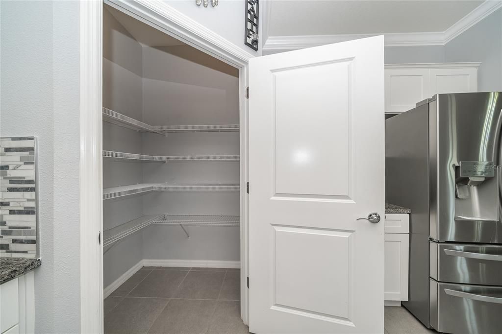 В аренду: $2,575 (4 спален, 2 ванн, 2057 Квадратных фут)