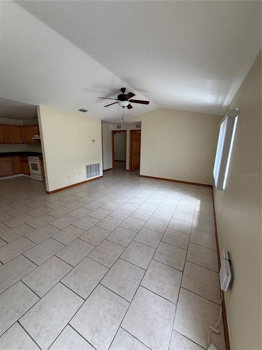 For Rent: $1,550 (3 beds, 2 baths, 1242 Square Feet)