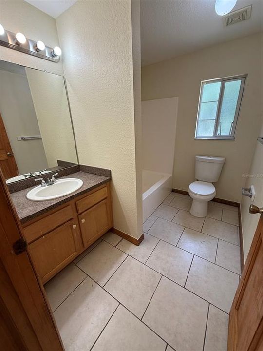 For Rent: $1,550 (3 beds, 2 baths, 1242 Square Feet)