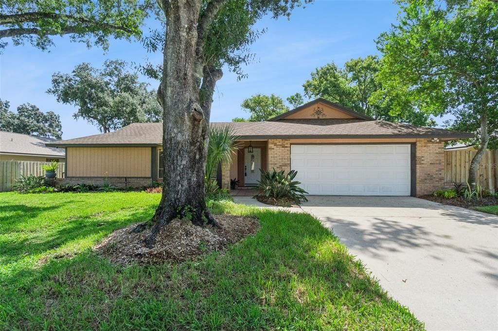 Active With Contract: $460,000 (3 beds, 2 baths, 1689 Square Feet)