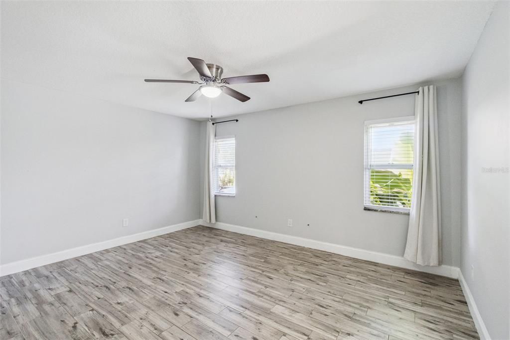 Active With Contract: $460,000 (3 beds, 2 baths, 1689 Square Feet)