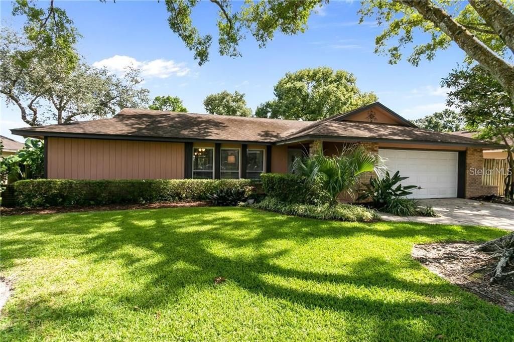 Active With Contract: $460,000 (3 beds, 2 baths, 1689 Square Feet)