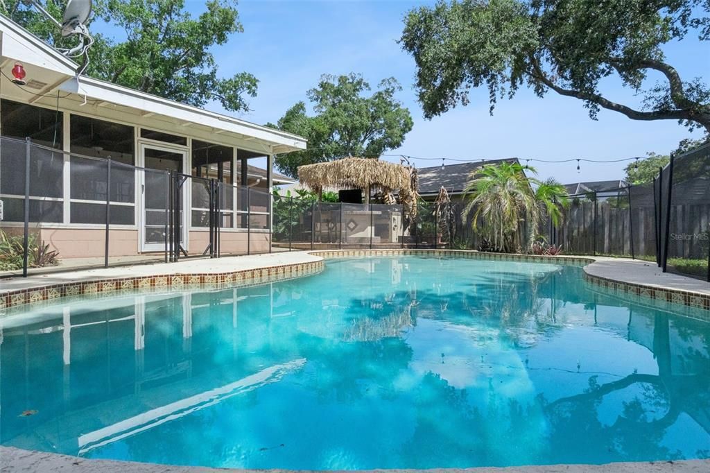 Active With Contract: $460,000 (3 beds, 2 baths, 1689 Square Feet)
