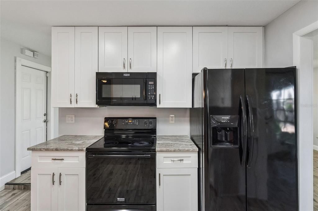 Active With Contract: $460,000 (3 beds, 2 baths, 1689 Square Feet)