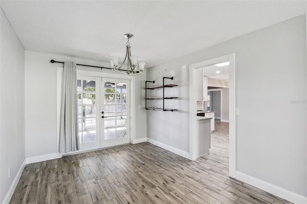 Active With Contract: $460,000 (3 beds, 2 baths, 1689 Square Feet)