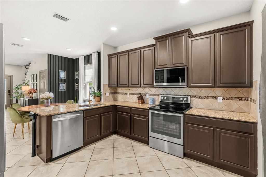 En Venta: $475,000 (3 camas, 2 baños, 2148 Pies cuadrados)