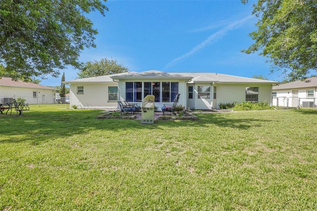 En Venta: $243,000 (3 camas, 2 baños, 1577 Pies cuadrados)