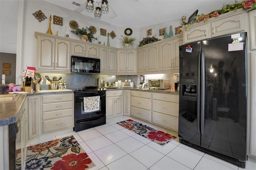 En Venta: $243,000 (3 camas, 2 baños, 1577 Pies cuadrados)