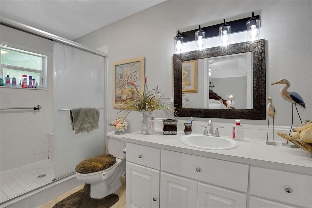 En Venta: $243,000 (3 camas, 2 baños, 1577 Pies cuadrados)