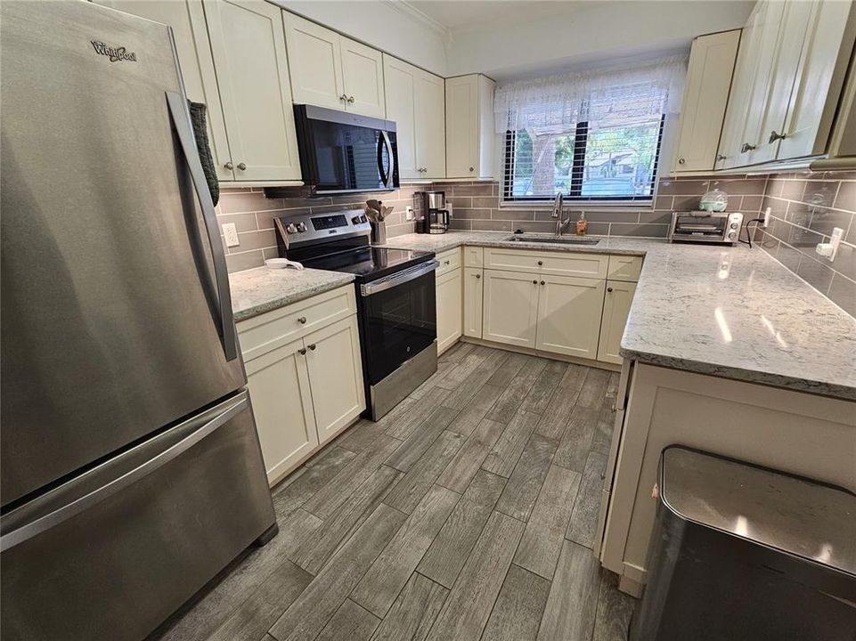 В аренду: $3,900 (2 спален, 2 ванн, 1145 Квадратных фут)