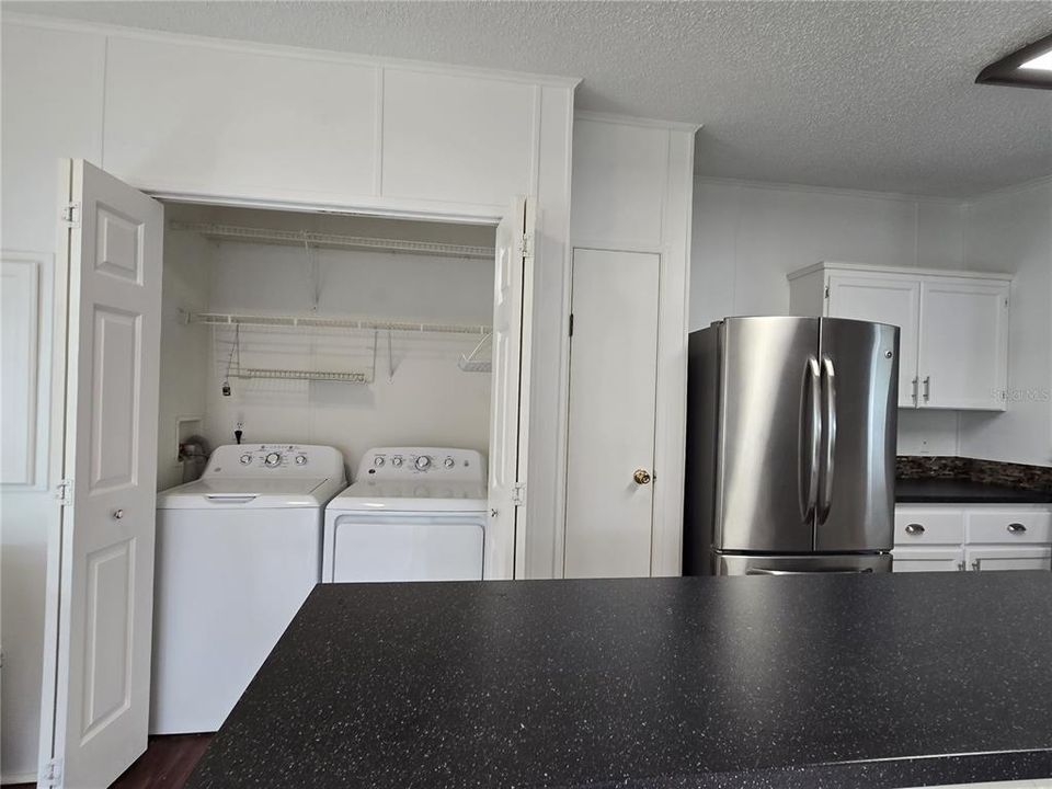 На продажу: $170,000 (3 спален, 2 ванн, 1416 Квадратных фут)