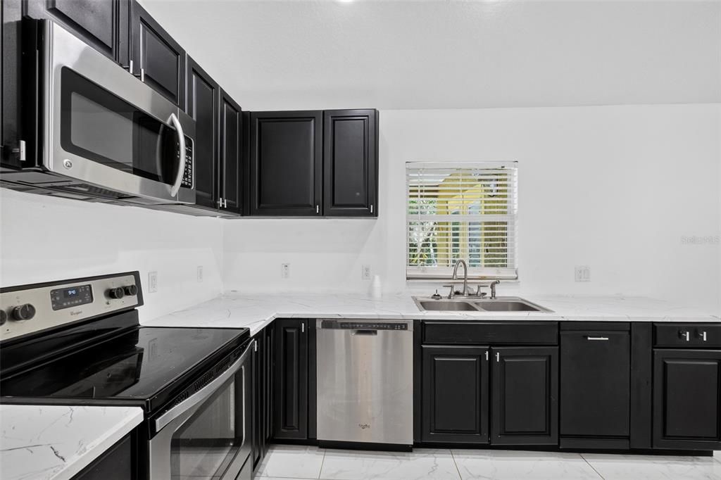 For Sale: $380,000 (4 beds, 2 baths, 1619 Square Feet)