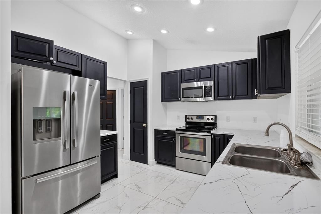 For Sale: $380,000 (4 beds, 2 baths, 1619 Square Feet)