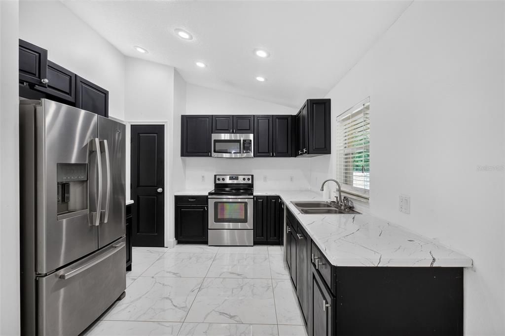 For Sale: $380,000 (4 beds, 2 baths, 1619 Square Feet)