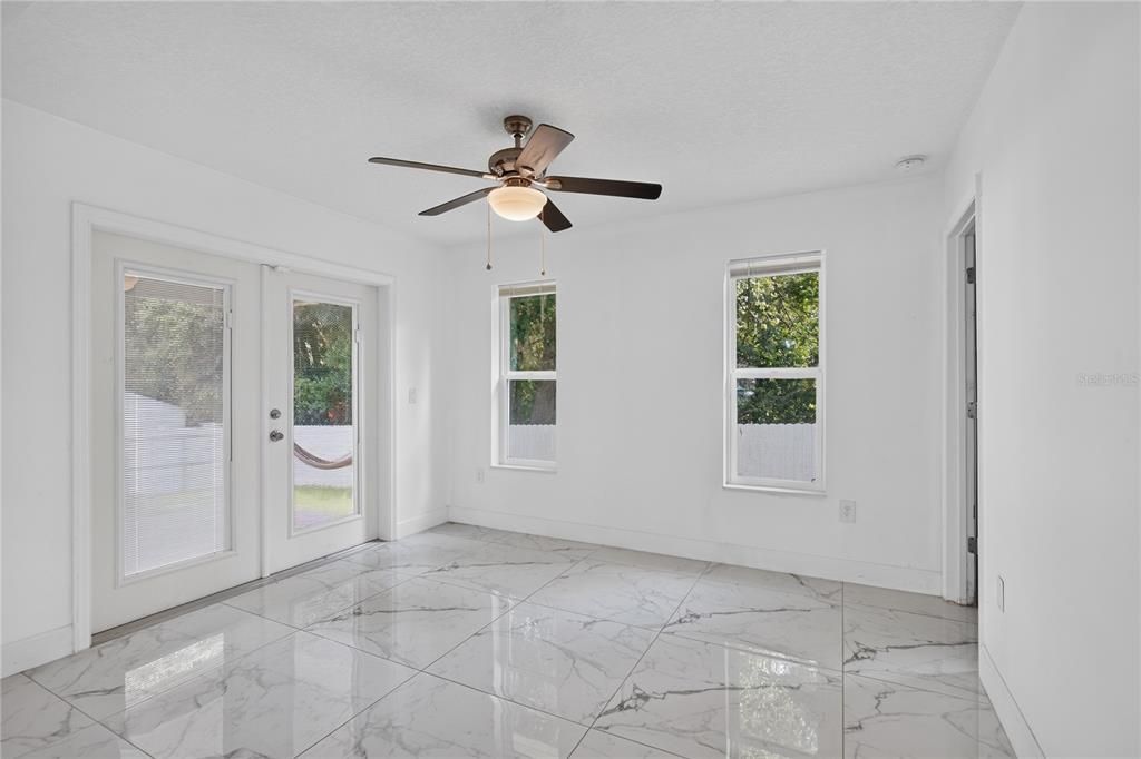 For Sale: $380,000 (4 beds, 2 baths, 1619 Square Feet)