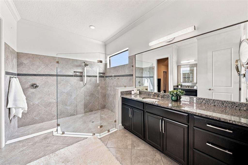 For Sale: $950,000 (3 beds, 3 baths, 2738 Square Feet)