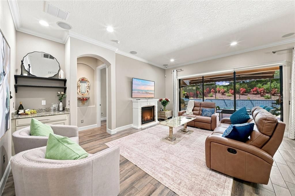 For Sale: $950,000 (3 beds, 3 baths, 2738 Square Feet)
