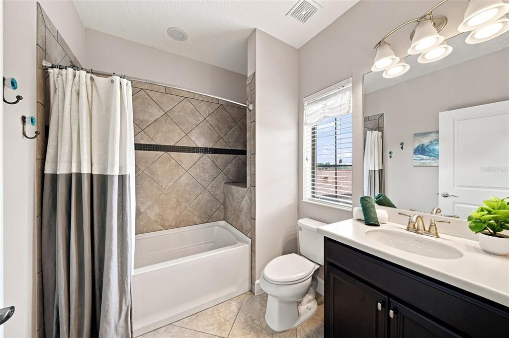 For Sale: $950,000 (3 beds, 3 baths, 2738 Square Feet)