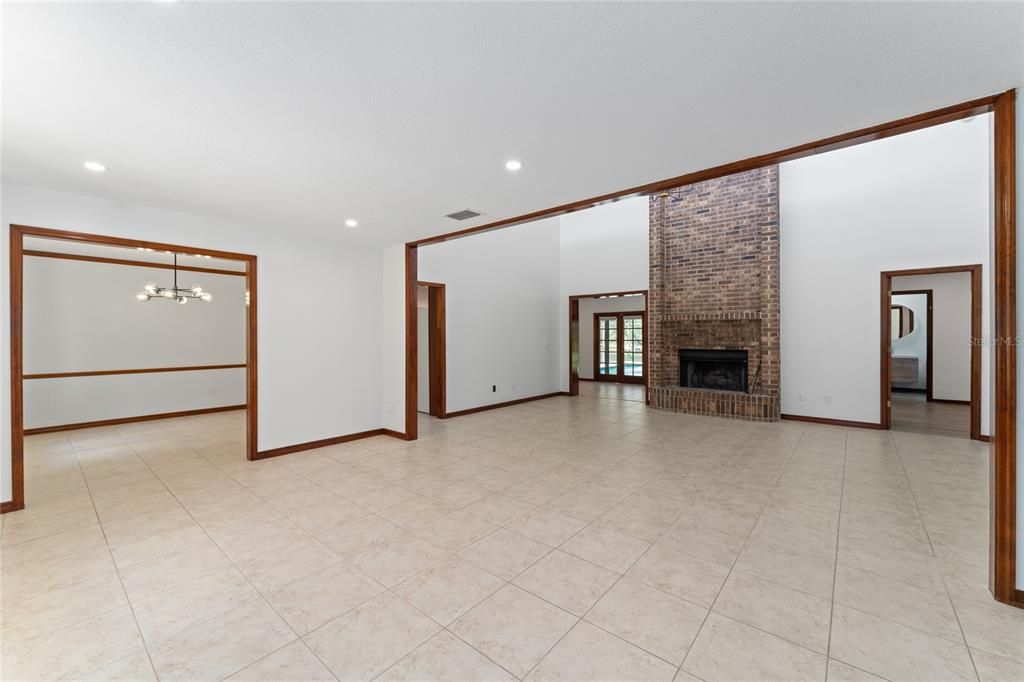 En Renta: $4,650 (4 camas, 3 baños, 2540 Pies cuadrados)