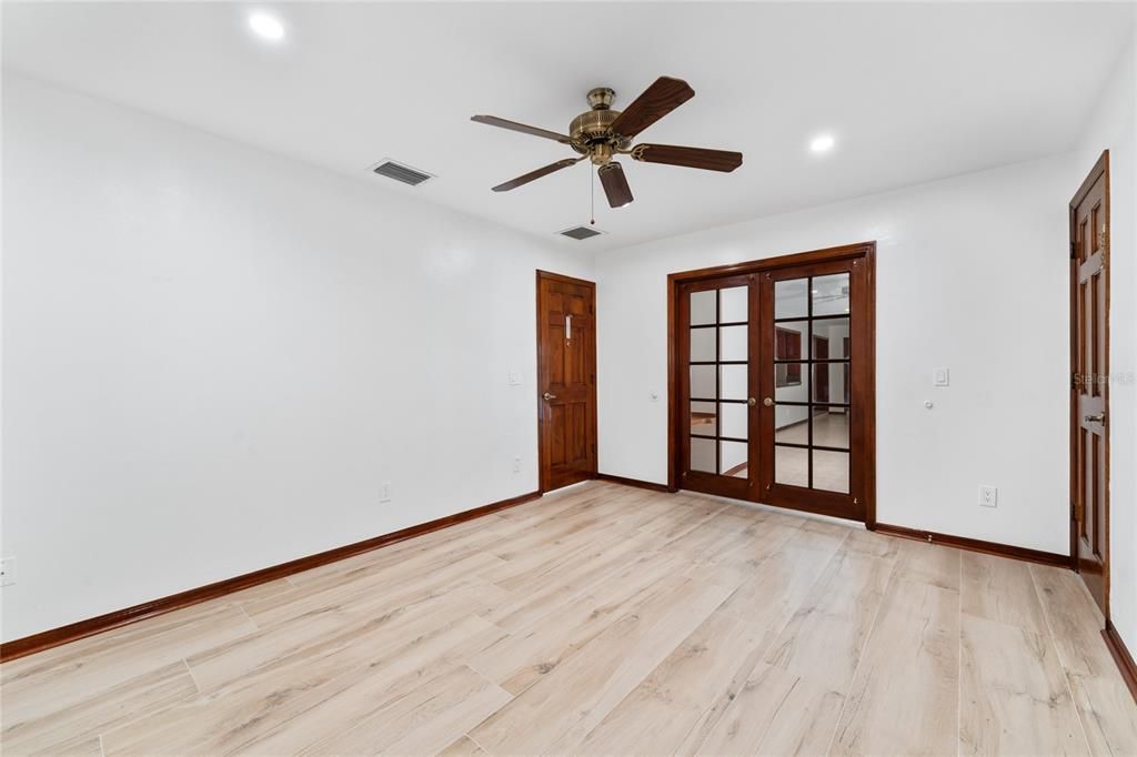 En Renta: $4,650 (4 camas, 3 baños, 2540 Pies cuadrados)