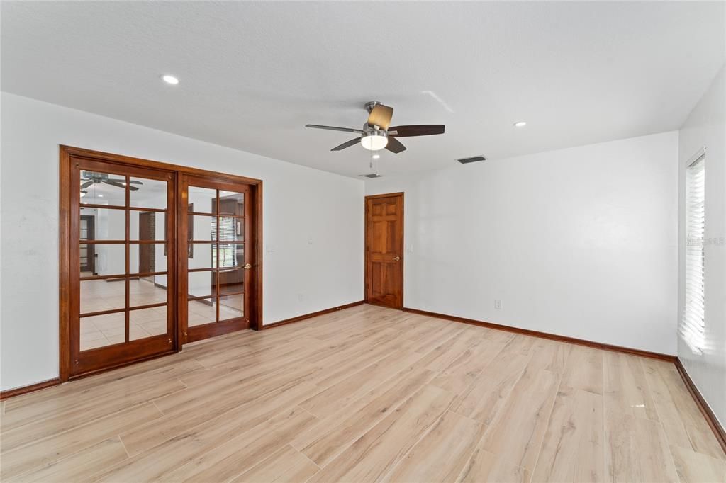 En Renta: $4,650 (4 camas, 3 baños, 2540 Pies cuadrados)