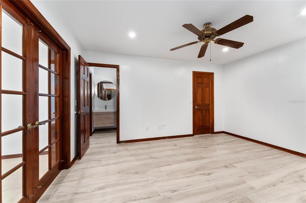 En Renta: $4,650 (4 camas, 3 baños, 2540 Pies cuadrados)