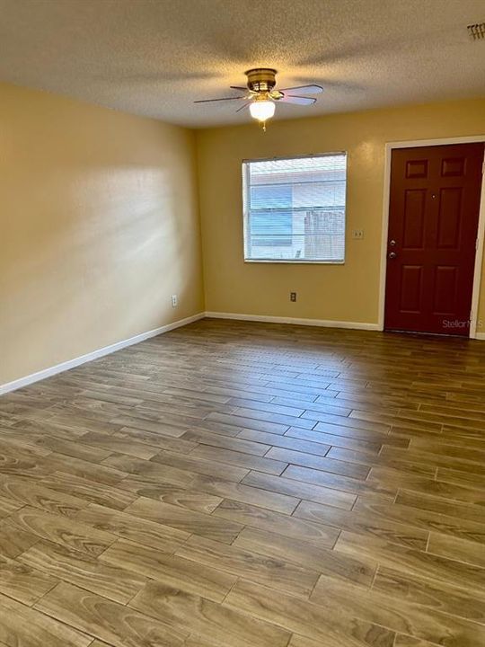 For Rent: $1,650 (3 beds, 1 baths, 900 Square Feet)