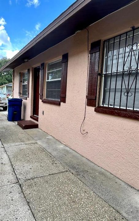 For Rent: $1,650 (3 beds, 1 baths, 900 Square Feet)