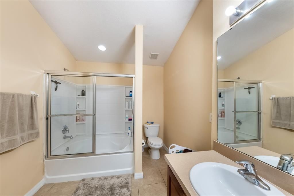 En Venta: $259,900 (3 camas, 2 baños, 1624 Pies cuadrados)