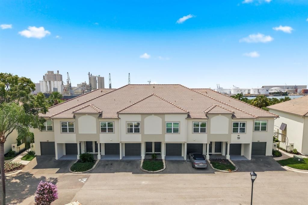 : $520,000 (2 beds, 2 baths, 1068 Square Feet)