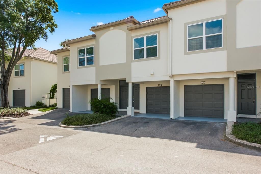 : $520,000 (2 beds, 2 baths, 1068 Square Feet)