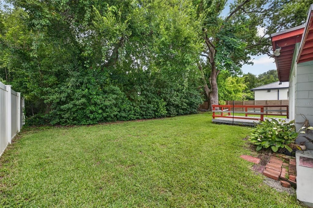 For Sale: $695,000 (0.18 acres)