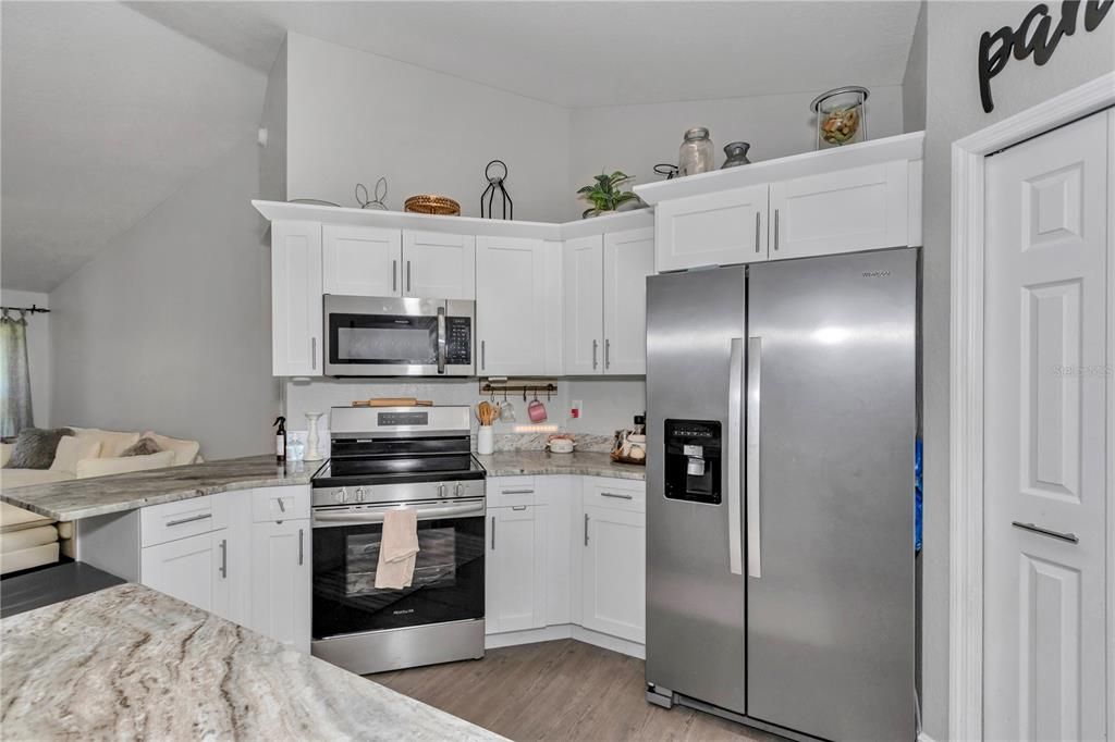 На продажу: $268,500 (3 спален, 2 ванн, 1336 Квадратных фут)