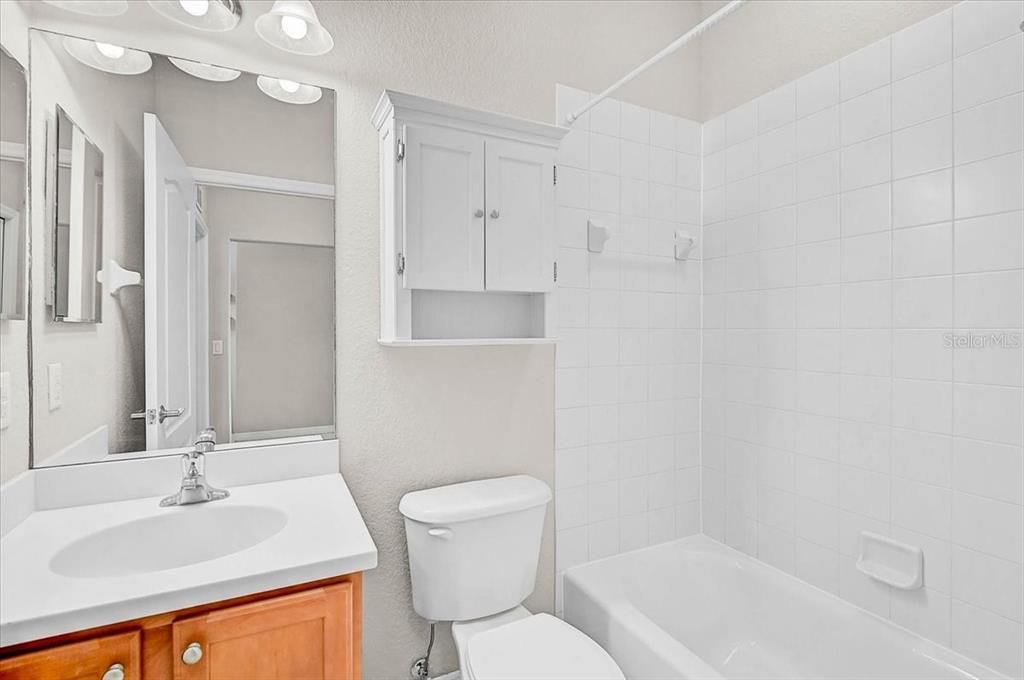На продажу: $239,900 (2 спален, 2 ванн, 1316 Квадратных фут)