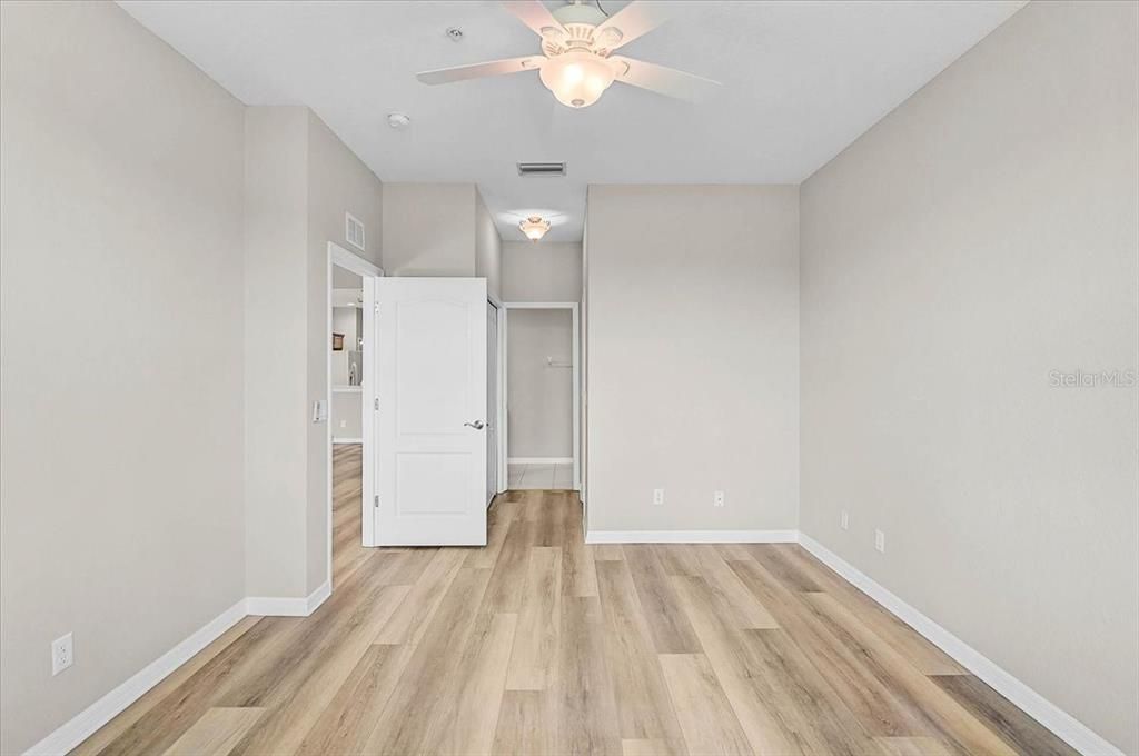 На продажу: $239,900 (2 спален, 2 ванн, 1316 Квадратных фут)