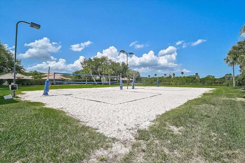На продажу: $239,900 (2 спален, 2 ванн, 1316 Квадратных фут)