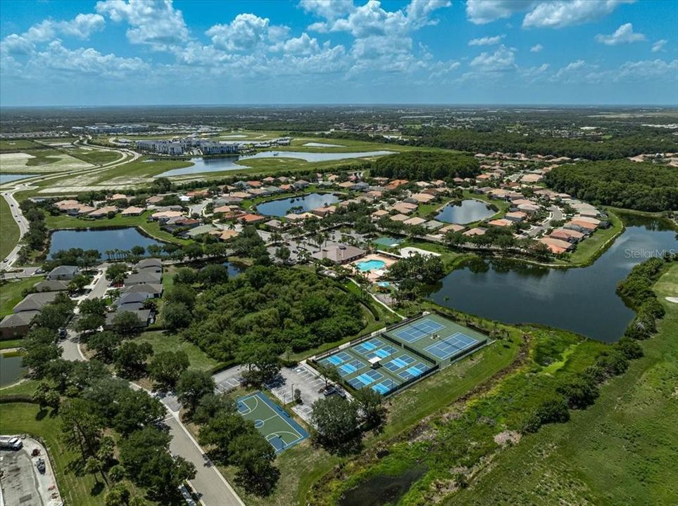 На продажу: $239,900 (2 спален, 2 ванн, 1316 Квадратных фут)