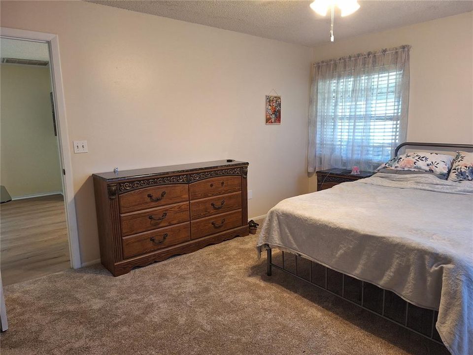 For Sale: $195,000 (2 beds, 2 baths, 1121 Square Feet)