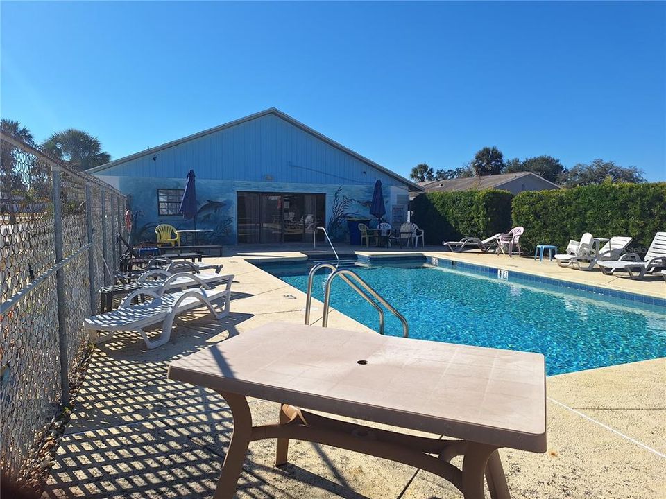 For Sale: $195,000 (2 beds, 2 baths, 1121 Square Feet)
